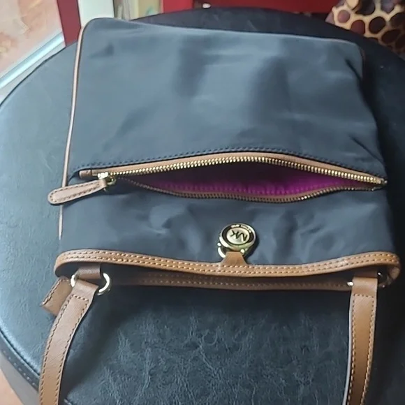 Michael Kors Crossbody Bag - Picture 5 of 6